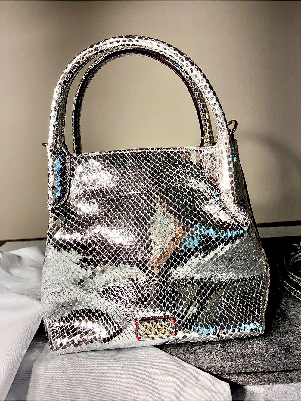Franchi Valentino Teeny Sweet Pea Snakeskin Metallic Leather Handbag Silver One